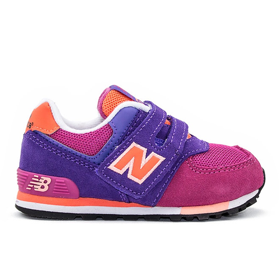 کتانی لایف استایل بچگانه New Balance KV574 کتانی لایف استایل بچگانه New Balance KV574