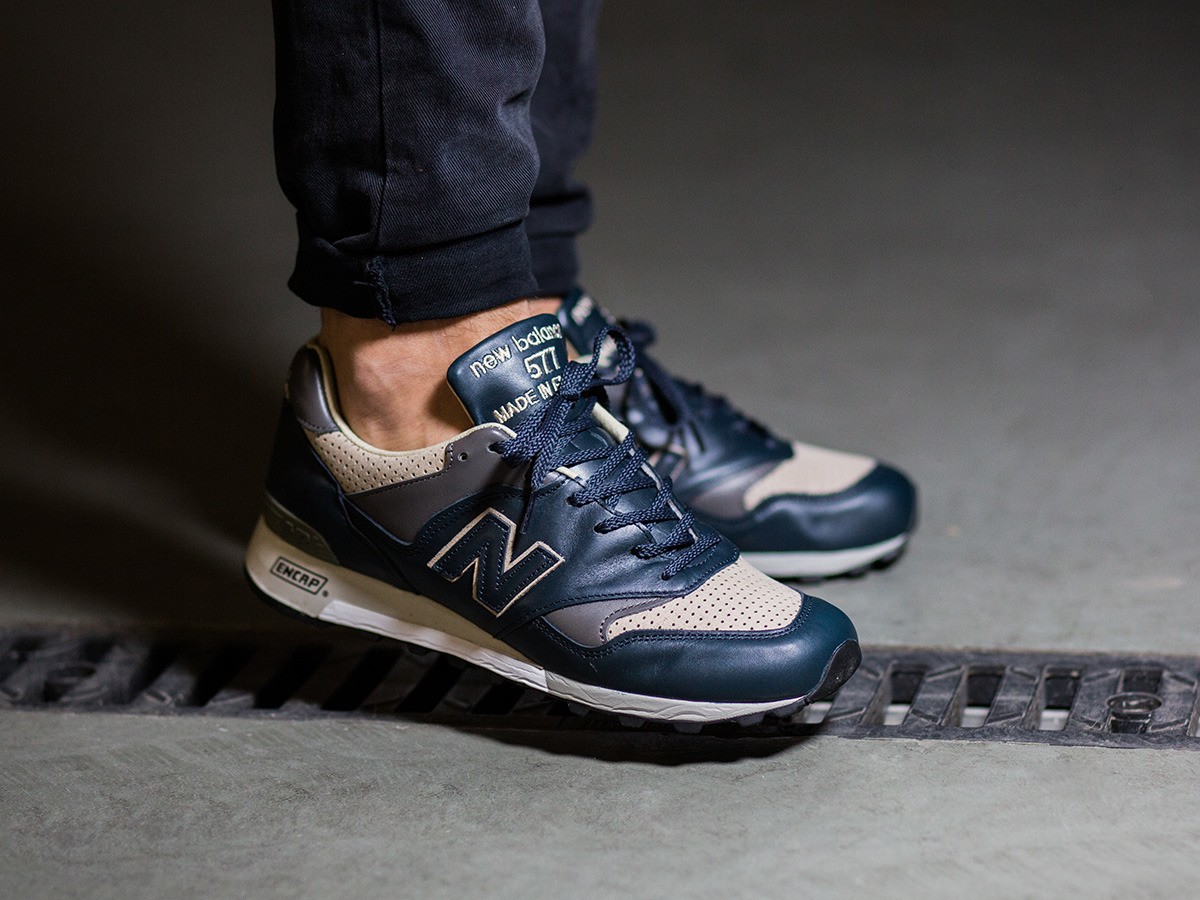 کفش اسنیکر مردانه نیوبالانس New Balance M577 Made In England کفش اسنیکر مردانه نیوبالانس New Balance M577 Made In England