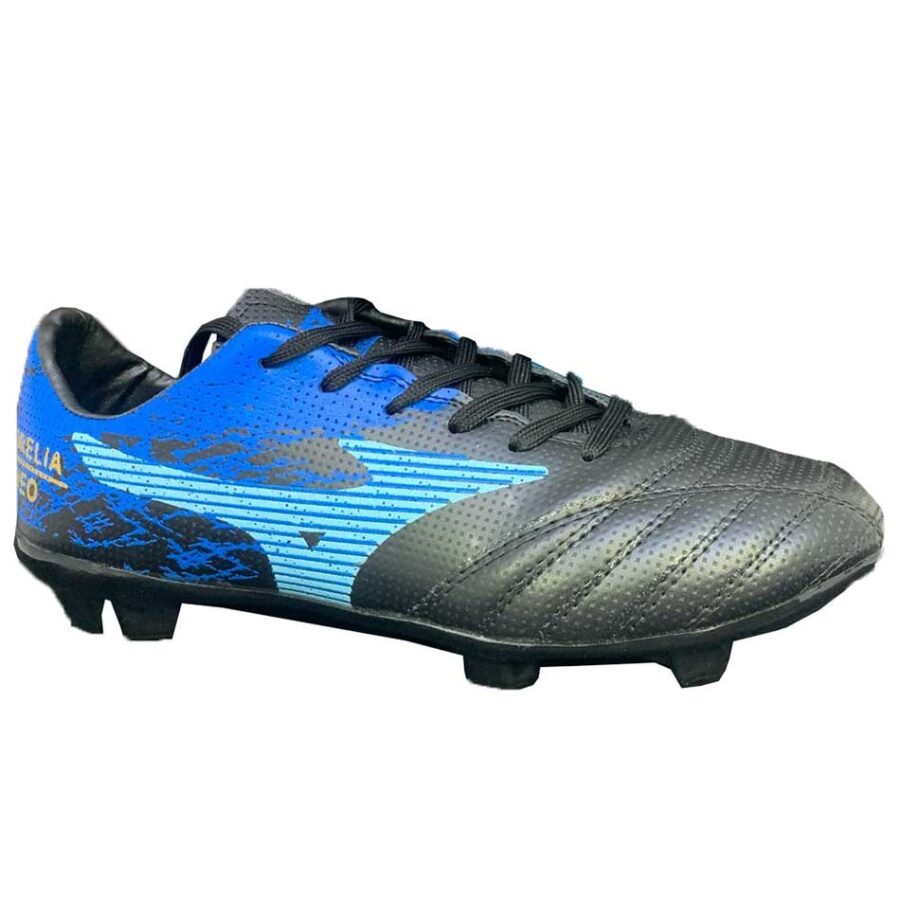 کفش مخصوص فوتبال مناسب زمین چمن