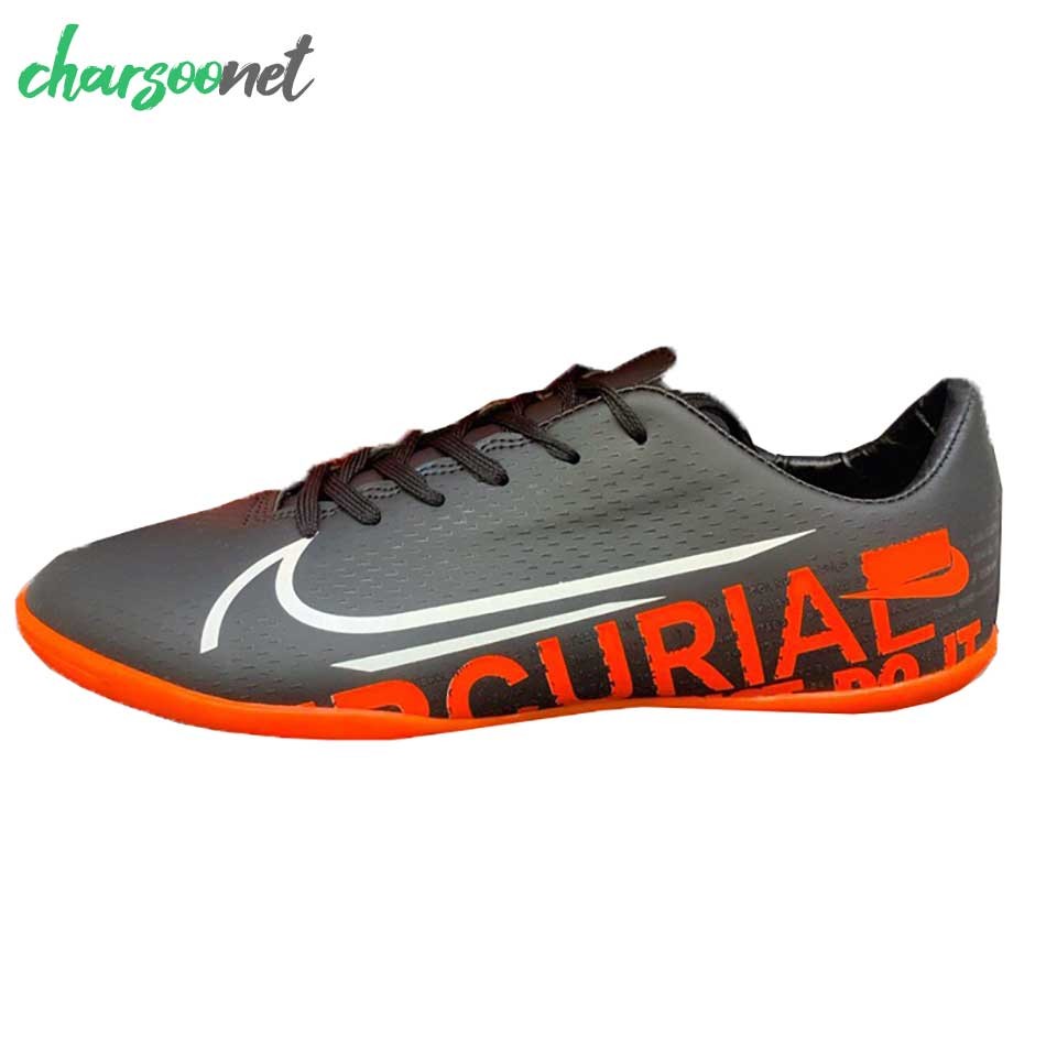 کفش حرفه ای مخصوص فوتسال در سالن کفش حرفه ای مخصوص فوتسال در سالن