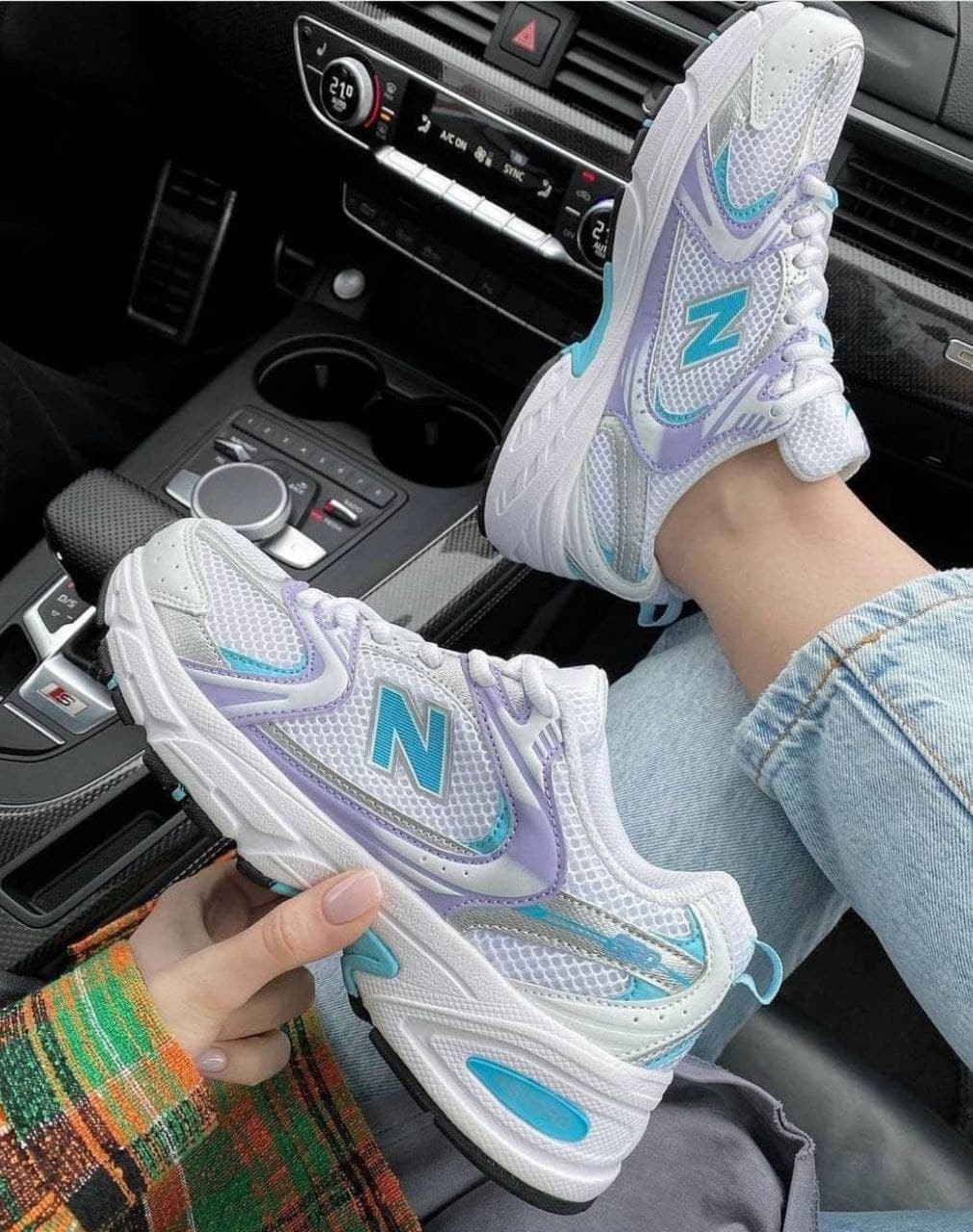 کتانی پیاده روی و دویدن نیوبالانس زنانه New Balance 530 کتانی پیاده روی و دویدن نیوبالانس زنانه New Balance 530