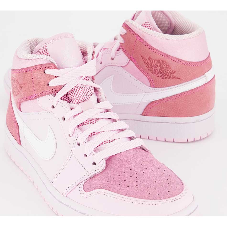 کتانی ساقدار نایک جردن زنانه Nike Jordan 1 Mid کتانی ساقدار نایک جردن زنانه Nike Jordan 1 Mid