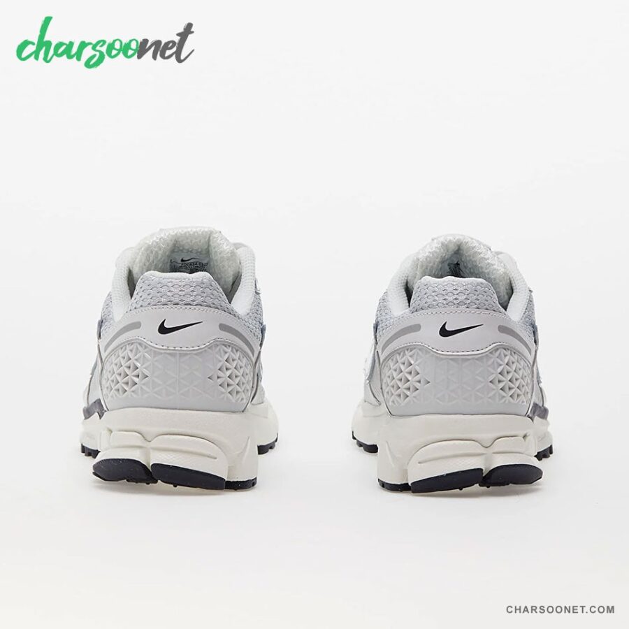 کتانی پیاده روی مردانه نایک Nike Vomero 5